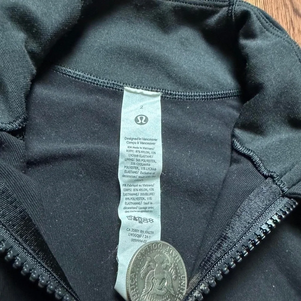 Lululemon Women's Black Running Fitted Define Jacket Size 2